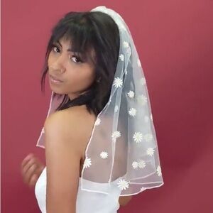 Short flower veil